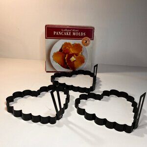 Scalloped Valentine Heart Pancake Molds Williams-Sonoma 3 molds 6" Metal in Box